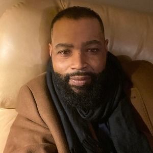 Meet your Posher, Derrick